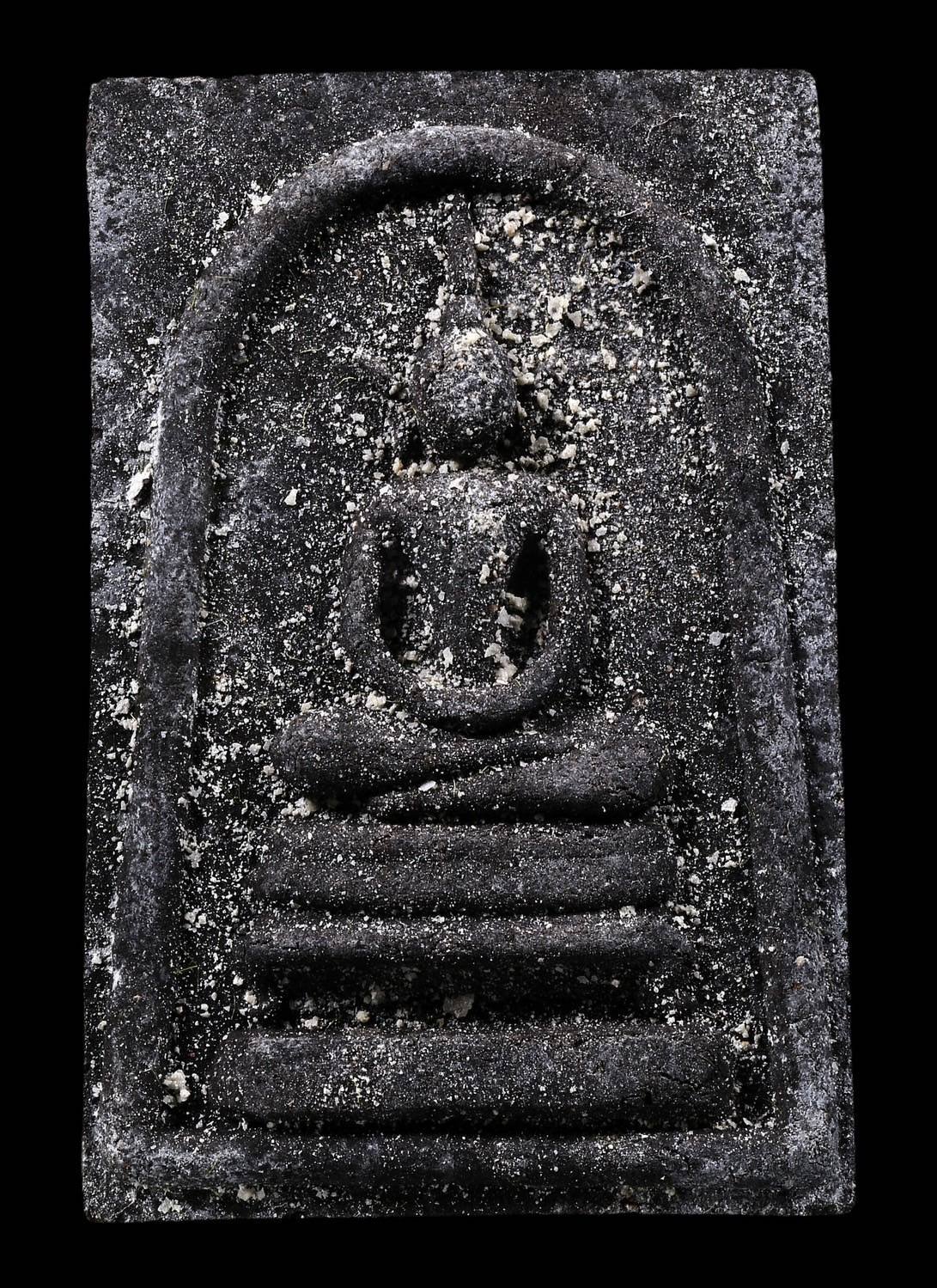 303588 พระผงชุดเนื้อนิลกาฬ  รุ่นเทิดพระเกียรติ  พิมพ์ย้อนยุค 9 ทรงพิมพ์  สมเด็จหลวงปู่โต๊ะ ปี 2540 วัดหัวลำโพง จ.กรุงเทพมหานคร