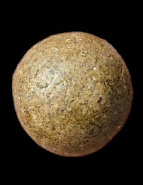 303655 ลูกอมยันต์เกราะเพชร หลวงพ่อปาน เนื้อผง พุทธศักราช2460-2480 วัดบางนมโค จ.พระนครศรีอยุธยา