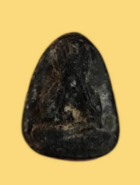 303743 พระปิดตาพิมพ์ข้าวตอกแตก หลวงปู่เอี่ยม พุทธศักราช2436-2469 วัดหนังราชวรวิหาร กรุงเทพมหานคร