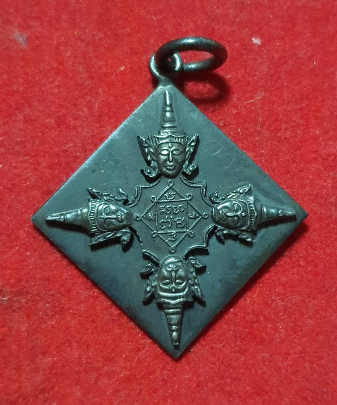 296691 ผ้ายันต์ฟ้าประทาน เซียนแปะโรงสี 10 กาใหญ่  ปี2520 (ผ้าต่วน)  วัดศาลเจ้า จ.ปทุมธานี 