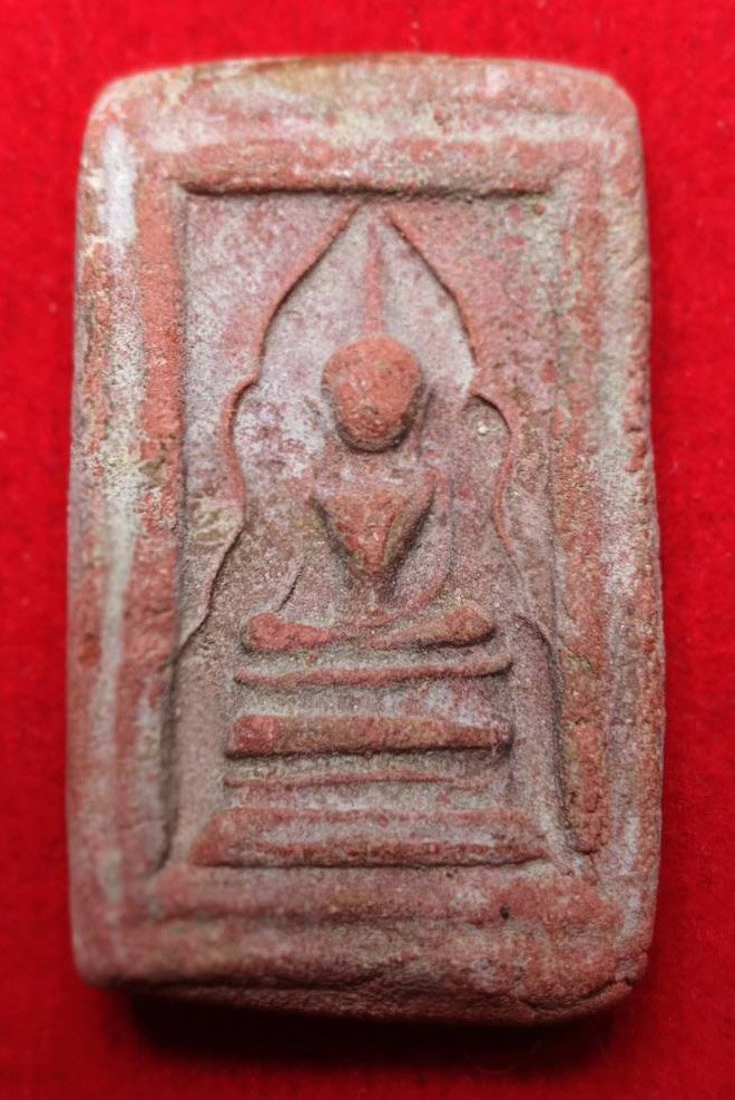 303767 พระสมเด็จแหวกม่าน  พิมพ์อกใหญ่ปางมารวิชัย  กรุ.ต้นพิกุล ปี2490 - 2500  เนื้อว่านสบู่เลือด หลวงพ่อกวย  วัดโฆสิตาราม จ.ชัยนาท 