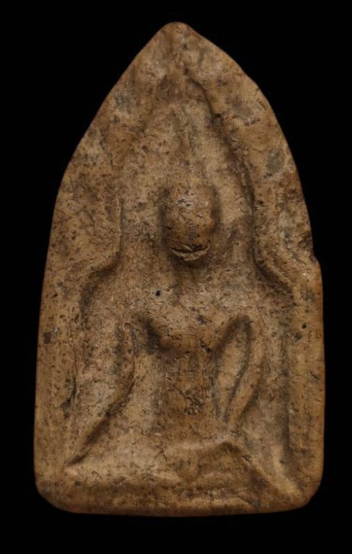 303877 พระขุนแผน พิมพ์เทวดา เนื้อดินเผา ประมาณพุทธศตวรรษที่ 21 กรุวัดบ้านกร่าง จ.สุพรรณบุรี