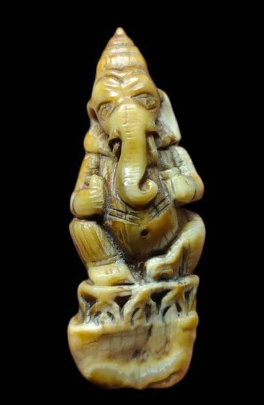 303914 พระพิฆเนศอาจารย์เฮง ไพรวัลย์ เนื้อเขี้ยวแกะ พุทธศักราช2479-2490 วัดสะแก จ.พระนครศรีอยุธยา