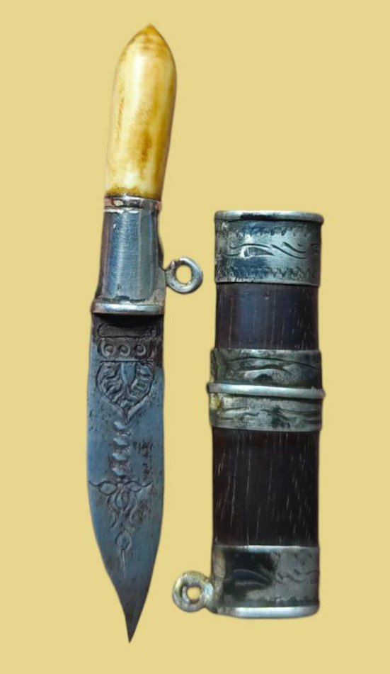 303981 มีดสาริกาหลวงพ่อเดิม พุทธศักราช 2470-2494 วัดหนองโพ จังหวัดนครสวรรค์