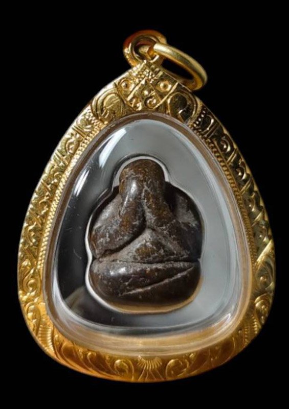 304032 พระปิดตาพิมพ์ปั้น พิมพ์เล็ก หลวงพ่อแก้ว พุทธศักราช 2400 - 2431 วัดในปากทะเล จ.เพชรบุรี