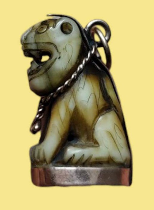 304036 เสือหลวงพ่อสาย เนื้อเขี้ยวแกะ พุทธศักราช2470-2519 วัดมงคลโคธาวาส (วัดบางเหี้ย) จ.สมุทรปราการ