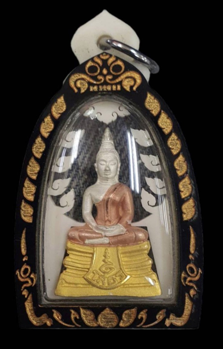 304044 พระหลวงพ่อโสธร  รุ่นประวัติศาสตร์ 80 ปี  กรมตำรวจ เนื้อเงินสามกษัตริย์  พ.ศ. 2538 วัดโสธรวราราม  -วรวิหาร จ.ฉะเชิงเทรา