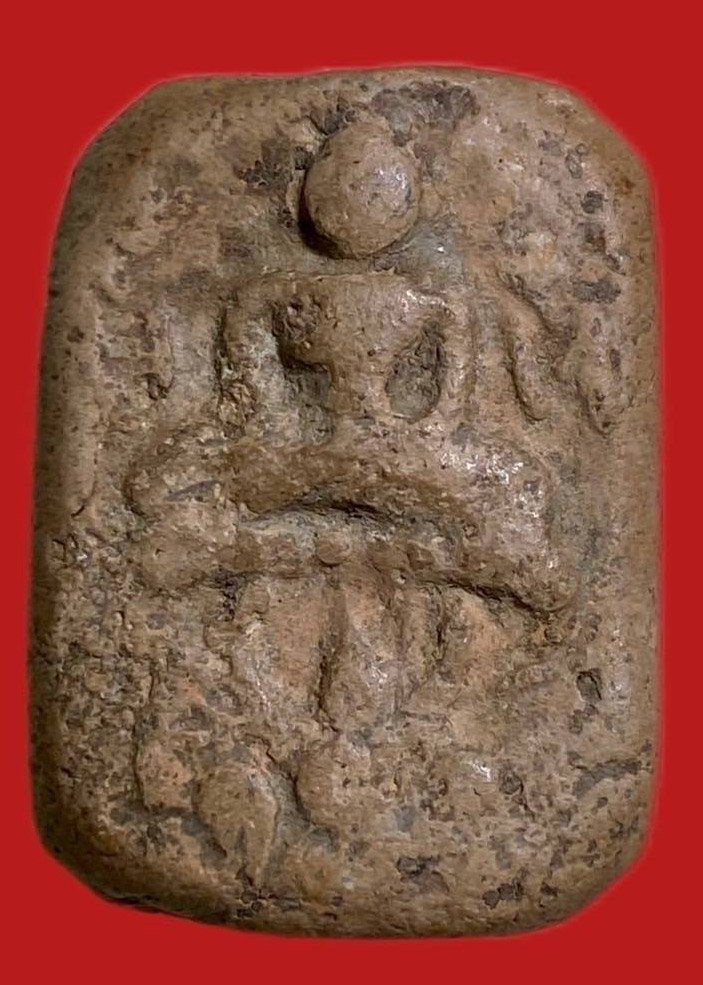 304070 หลวงพ่อปาน  วัดบางนมโค  พิมพ์ทรงครุตเล็ก ปี 2460-2480  เนื้อดิน จังหวัดอยุธยา