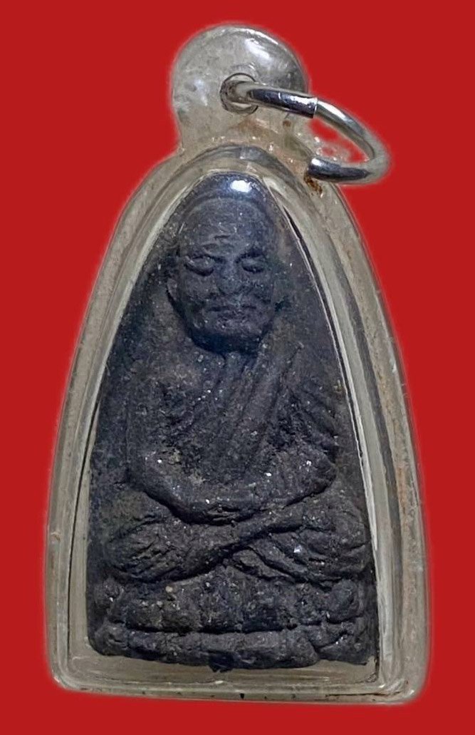 304073 หลวงปู่ทวด  วัดช้างให้ เนื้อว่าน  พิมพ์กลาง ปี2524  จังหวัดปัตตานี