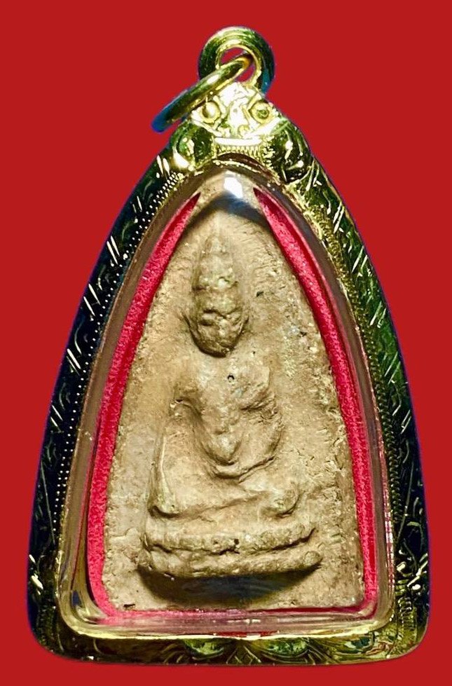 304213 คุณแม่บุญเรือน  วัดอาวุธวิกสิตาราม  รุ่นแรก พุทโธน้อย  พิมพ์เล็ก เนื้อดิน  ปี2494 กทม.