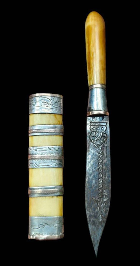 304239 มีดหมอหลวงพ่อเดิม พุทธศักราช 2470-2494 วัดหนองโพ จ.นครสวรรค์