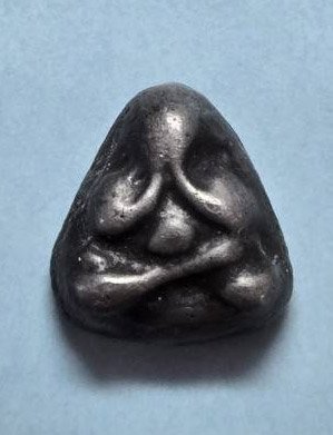 304247 พระปิดตาฉลองเรือ กรมหลวงชุมพร ปี 2460  เนื้อเงิน หลวงปู่ศุข วัดปากคลองมะขามเฒ่า  จังหวัดชัยนาท