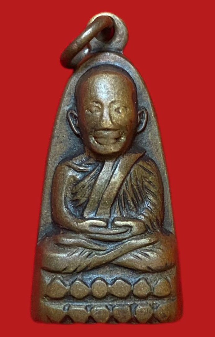 304270 หลวงปู่ทวด วัดช้างให้  พิมพ์เตารีดหลังหนังสือ  พิมพ์มีหู พระปั๊ม ปี2506  เนื้อทองเหลือง จ.ปัตตานี