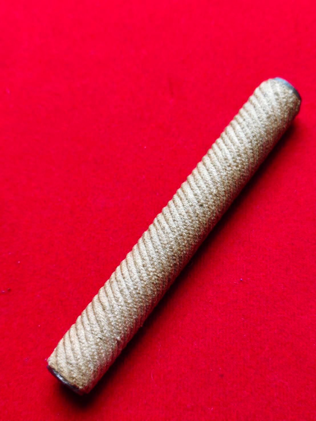 304493 ตะกรุดวิรุณจำบัง (นิยม)  เนื้อทองเหลืองและตะกั่ว  สร้างปี 2515-2521  หลวงพ่อกวย วัดโฆสิตาราม  (บ้านแค) จ.ชัยนาท 