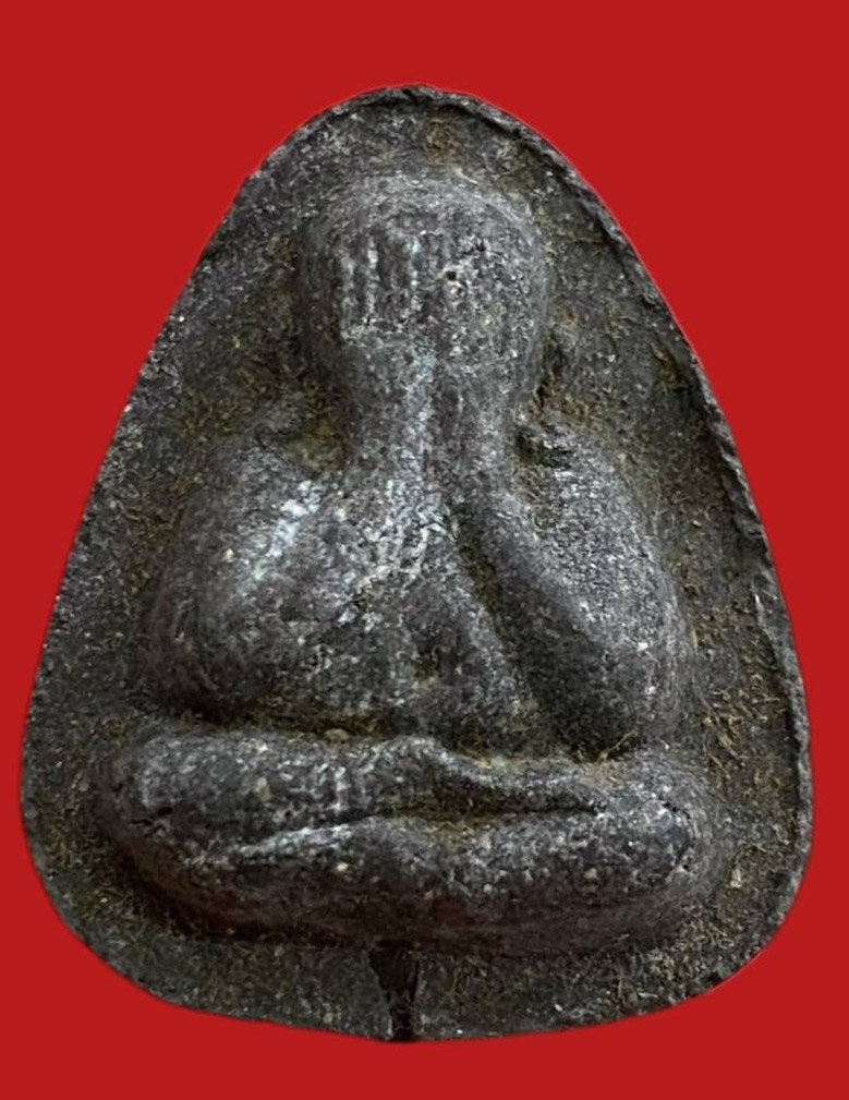 304519 หลวงปู่โต๊ะ  วัดประดู่ฉิมพลี  ปิดตาปลดหนี้  หลังยันต์ตรี ปี 2521  เนื้อใบลาน กทม.