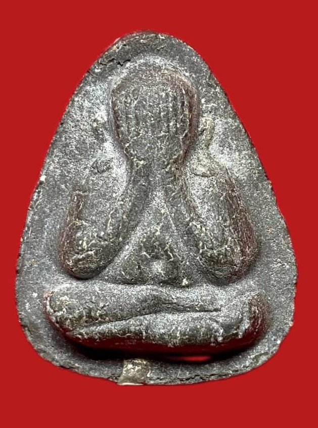 304561 หลวงปูโต๊ะ  วัดประดู่ฉิมพลี  ปิดตาปลดหนี้ หลังยันต์ตรีปี 2521  เนื้อใบลาน กทม.