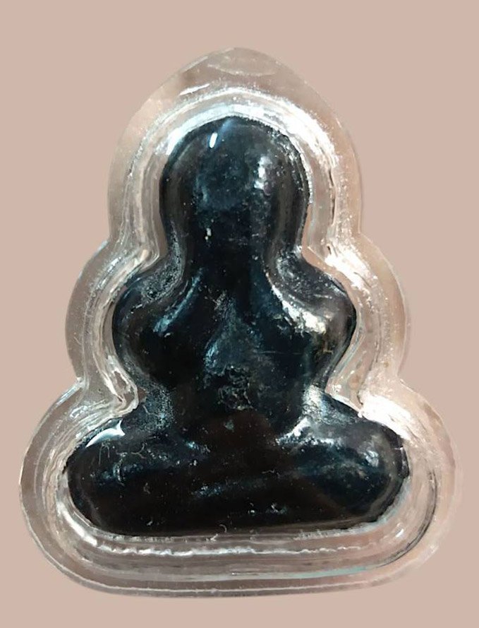 304631 พระปิดตาหลวงปู่เอี่ยม  รุ่น  ปี เนื้อผงคลุกรัก  ปี 2539 วัดสะพานสูง จังหวัดนนทบุรี