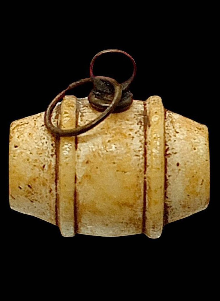 304721 ตะโพนหลวงพ่อภักตร์  เนื้อเขาแกะ  ประมาณ พ.ศ 2462 - 2485  วัดโบสถ์ จ.อ่างทอง