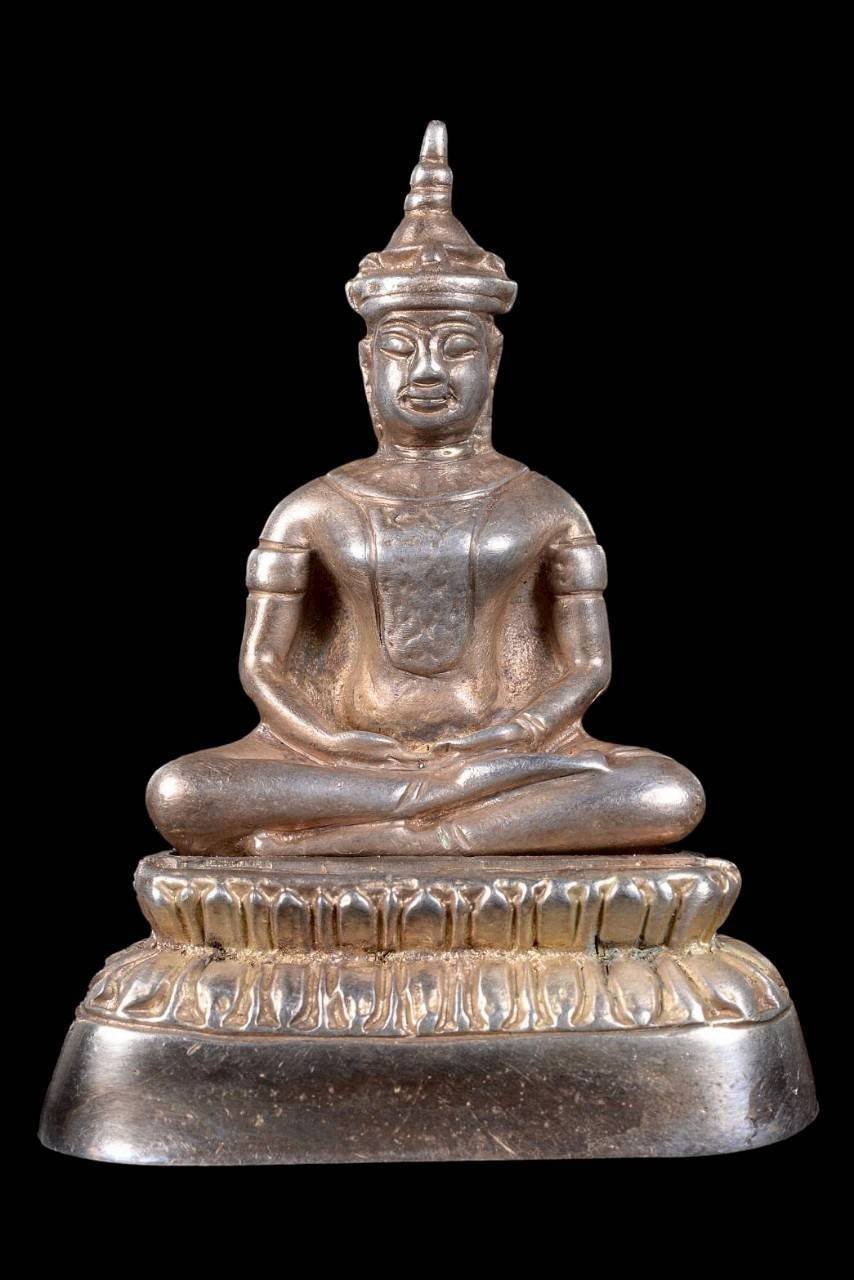 304748 พระรูปหล่อปางสมาธิ  เนื้อสัมฤทธิ์เงิน  ศิลปะสมัยอยุธยา  จังหวัดอยุธยา