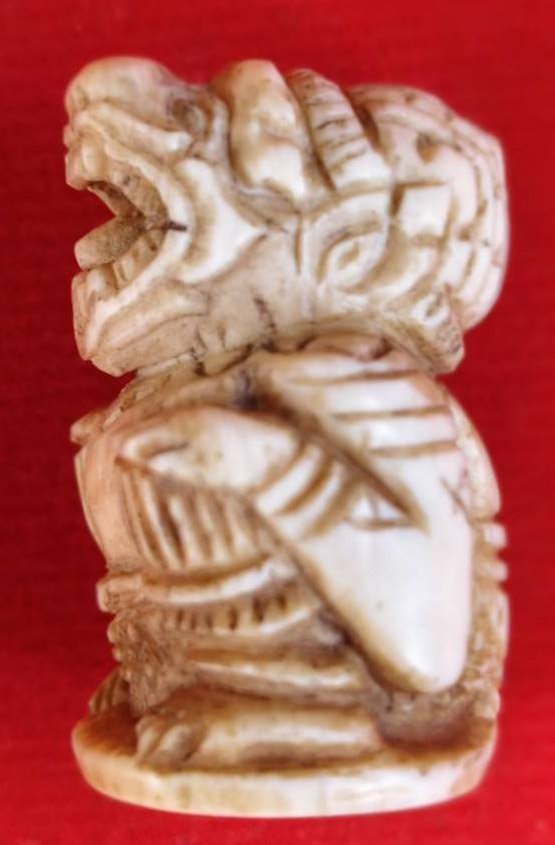 304751 หนุมานหลวงปู่สุ่น  เนื้องาช้างแกะ (นิยม)  ประมาณปีพ.ศ. 2468-2480  วัดศาลากุน จ.นนทบุรี  