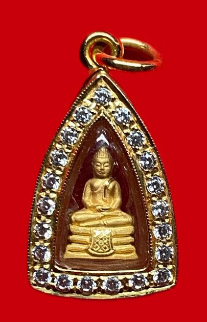 308183 หลวงพ่อโสธร  วัดโสธรวราราม  จ. ฉะเชิงเทรา รุ่นอุดมโชคโภคทรัพย์  ปี2550  เนื้อทองคำ 