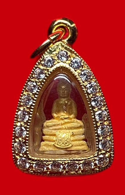 308184 หลวงพ่อโสธร  วัดโสธรวราราม  จ. ฉะเชิงเทรา รุ่นอุดมโชคโภคทรัพย์  ปี2550  เนื้อทองคำ 